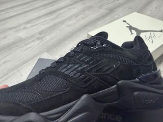 Caja New Balance Gris
