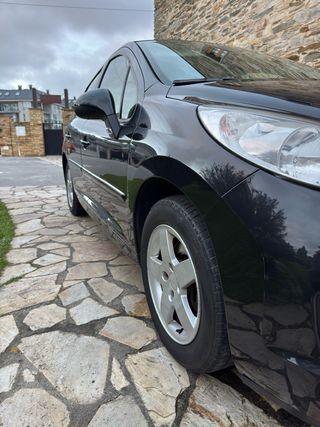 Peugeot 207 2011