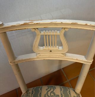Silla antigua estilo Luis XVI para restaurar