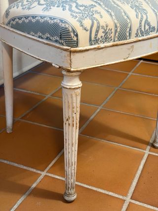 Silla antigua estilo Luis XVI para restaurar