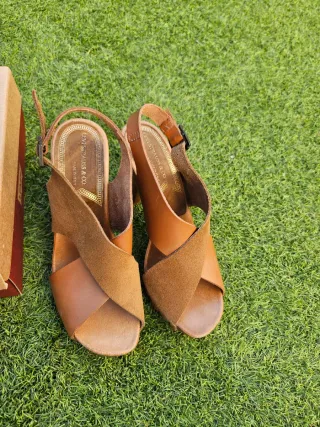 Sandalias Levi's de tacón