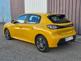 Peugeot 208 2021