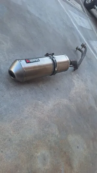 Tubo de escape Akrapovič