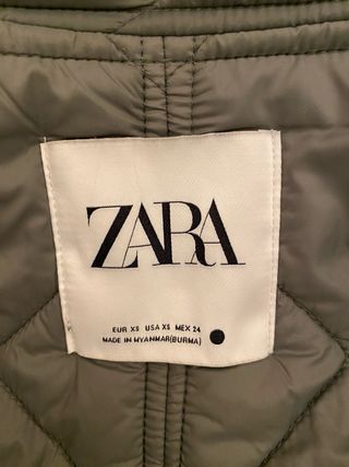 Abrigo acolchado largo Zara verde oliva