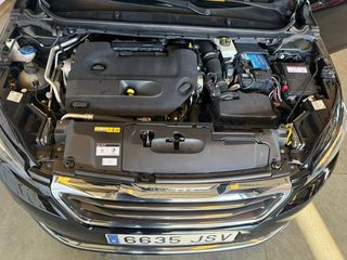 Peugeot 308 5p Allure 2.0 BlueHDi 150 SE PUEDE VER Y PROBAR EN SENRA SPORT (PEUGEOT) DUMBRIA