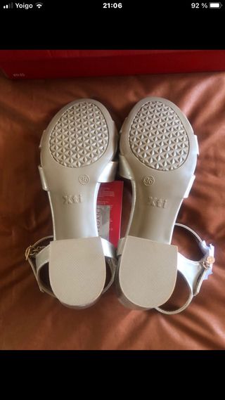 Sandalias Xti doradas/plateadas