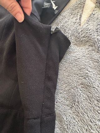 Vestido negro Pone 40 pero yo uso 38