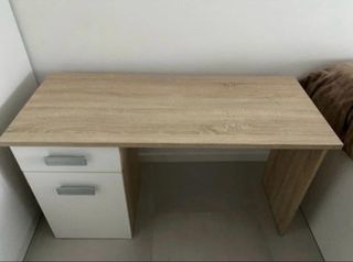 Escritorio moderno madera y blanco