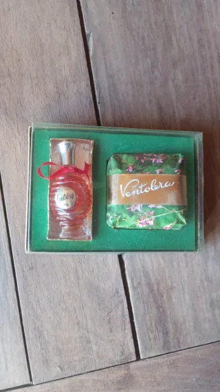 Estuche Antiguo de Perfume y Jabón marca Ventolera