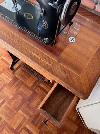 Máquina de coser Alfa vintage