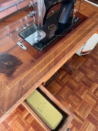 Máquina de coser Alfa vintage