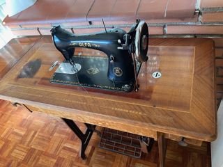 Máquina de coser Alfa vintage