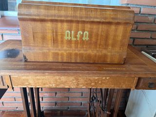 Máquina de coser Alfa vintage