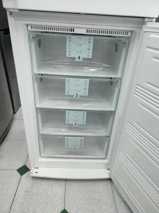 Nevera combi marca Liebherr 200/60cm A+ con garant