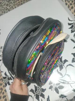Zainetto con paillettes arcobaleno