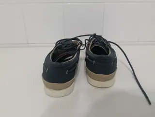 Náuticos elegantes azul y beige