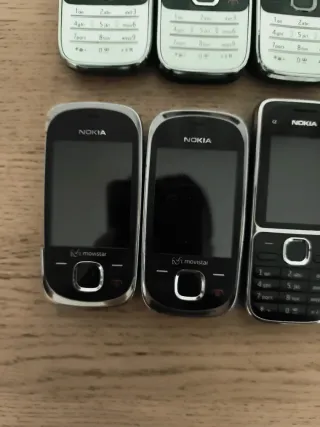 Lote 11 teléfonos móviles Nokia