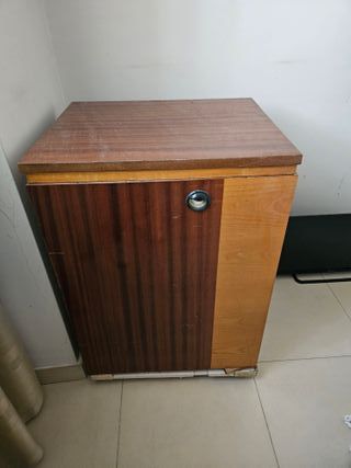 Máquina de coser Alfa con mueble