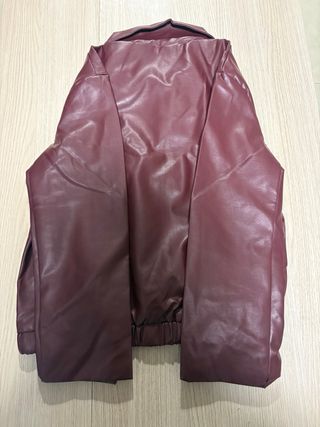 Chaqueta efecto piel roja