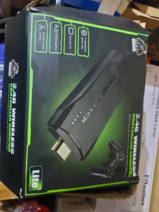 Consola Retro Negra y Multicolor