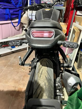 Moto Benelli Leoncino 125cc Gris/Rojo