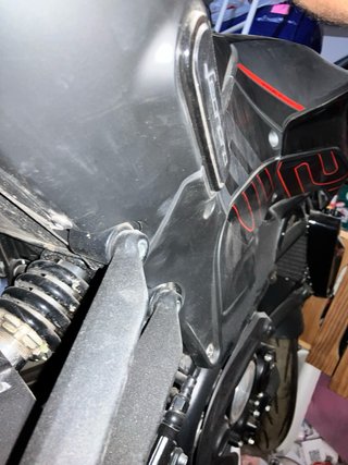 Moto Benelli Leoncino 125cc Gris/Rojo