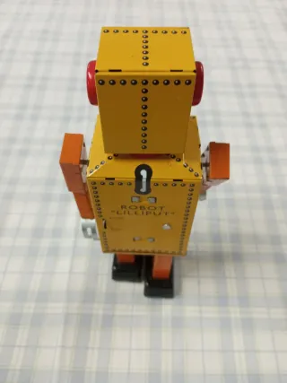 Robot di lamiera vintage