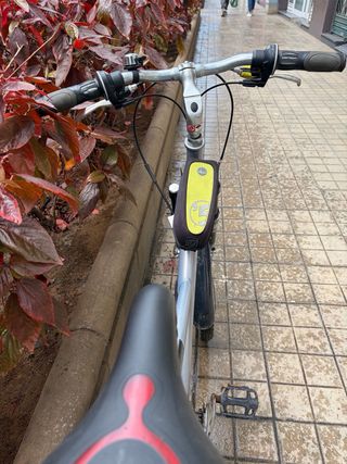 Bicicleta B-Twin Gris