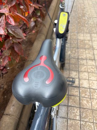 Bicicleta B-Twin Gris