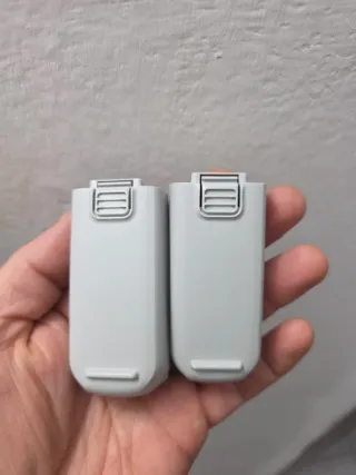 DJI NEO Hub Caricabatterie + 2 Batterie