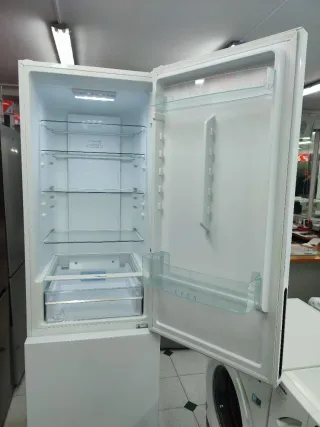 Nevera combi marca Candy 200/60cm clase A+ garantí