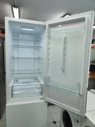Nevera combi marca Candy 200/60cm clase A+ garantí