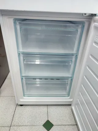 Nevera combi marca Candy 200/60cm clase A+ garantí