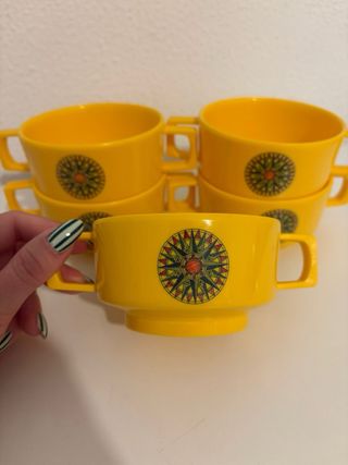 Confezione di tazze vintage in melamina