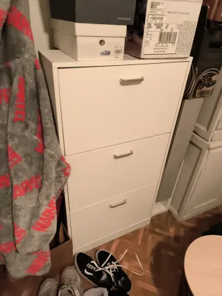 Zapatero blanco de plástico