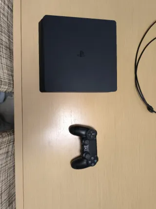 PS4 Slim 1TB Negra + mando + alimentación/HDMI