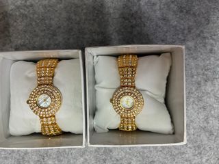 Reloj Visage Dorado con Cristales