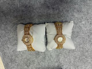 Reloj Visage Dorado con Cristales
