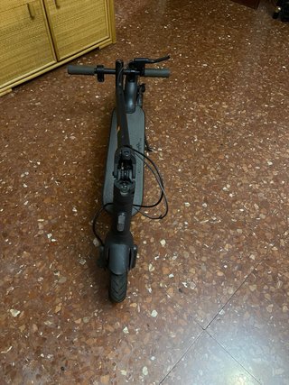 Patinete Xiaomi Essential funcionando + cargador