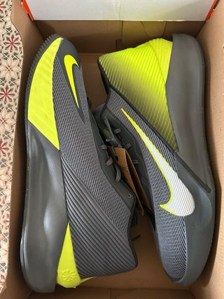 Scarpe Nike Grigie e Gialle