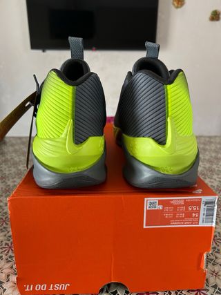 Scarpe Nike Grigie e Gialle