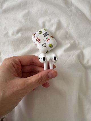AirPods con o sin pegatinas