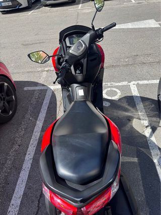 Yamaha NMAX 125 2023 Roja