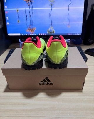 Botas De Fútbol Multitacos Adidas