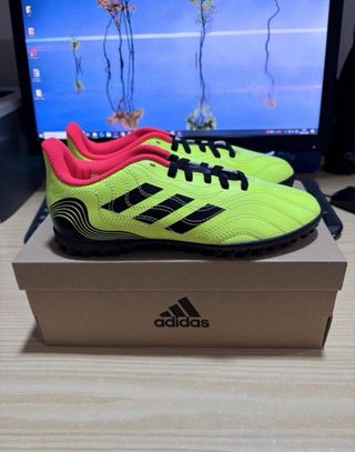 Botas De Fútbol Multitacos Adidas