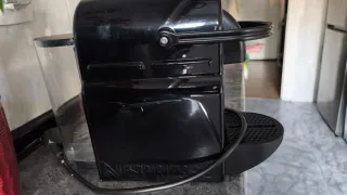 Cafetera Nespresso Inissia Negra