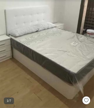 Liquidación canapés y colchones cabezales y mesita