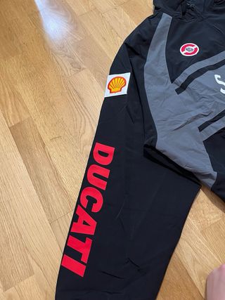 Cortavientos Supreme x Ducati Negro/Gris