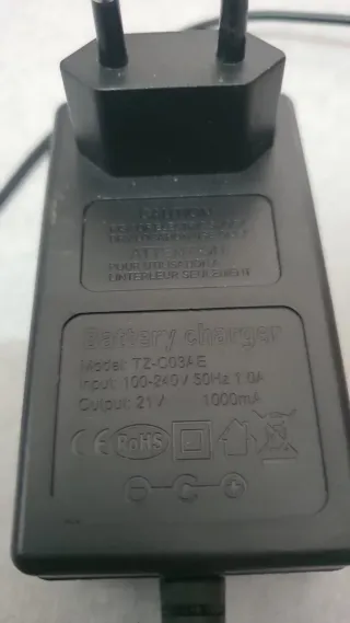 Cargador Batería TZ-C034-E 100-240V AC