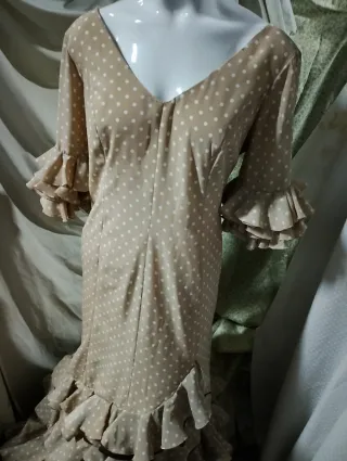 Abito flamenco con pois bianchi